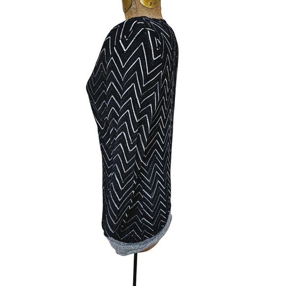 Andria Lieu Collection Black & Silver Chevron Stretch Pull Over Knit Top L - Picture 6 of 7